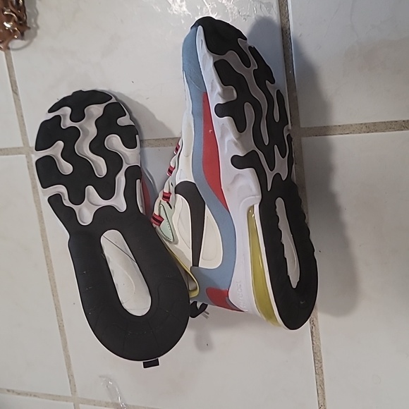 Shoes - Picture 3 of 4